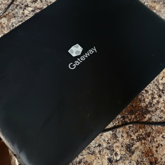 Gateway 14.1" Ultra Slim Notebook, FHD, Intel Celeron, Dual Core, 4GB/64GB - Picture 2 of 9